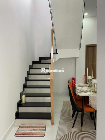 Bán nhà sát căn mặt tiền đường Tỉnh Lộ 10, DT 63m2, xây mới 1 trệt, 1 lầu